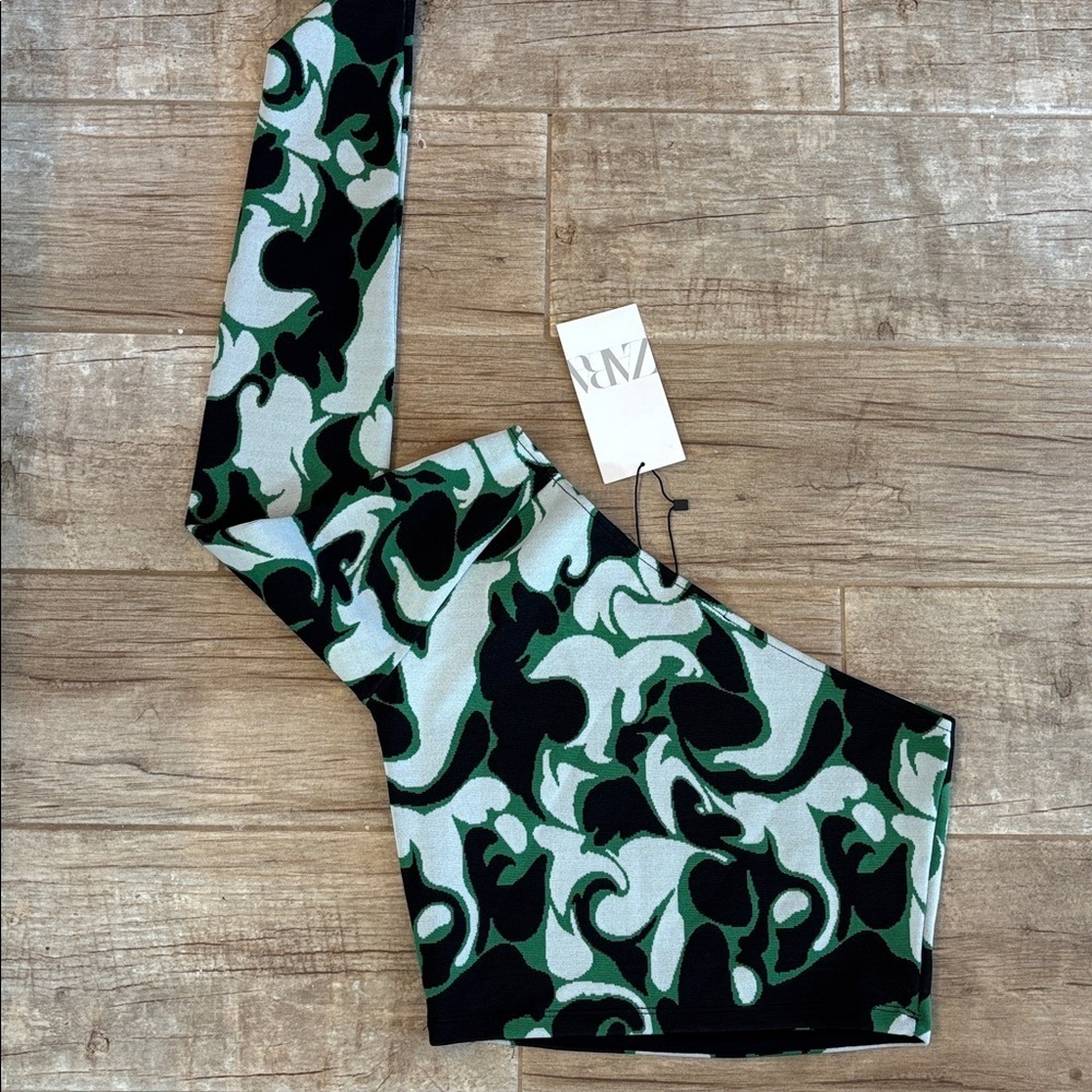 Zara Jacquard Asymmetrical One Shoulder Crop Top featuring a ring detail. NWT - Picture 4 of 4